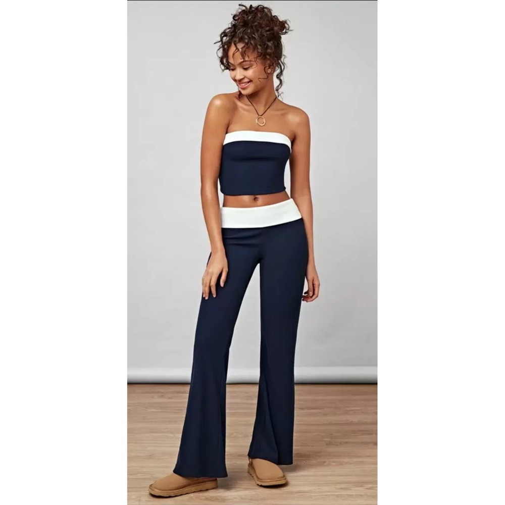 Forever 21 High-Waisted Navy Flares White Waistband Knit Pants L Sporty Chic Y2K